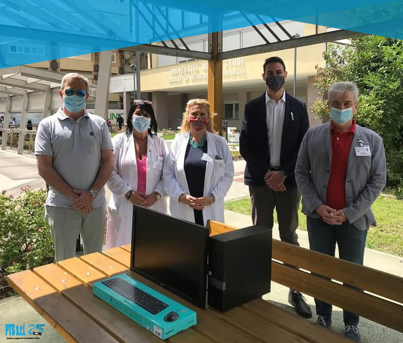 ingresso 1 esterno Policlinico di Modena con PC, monitor, tastiere e mouse donati