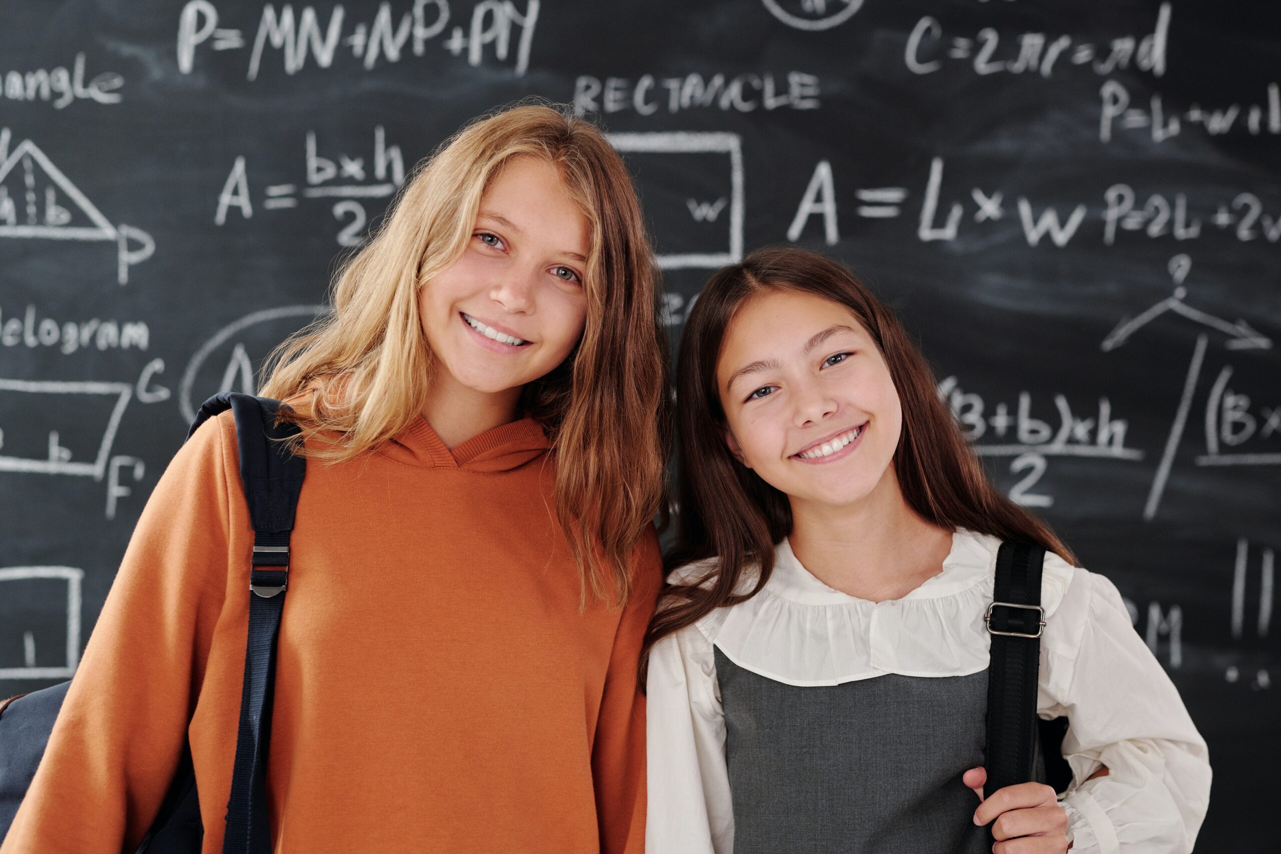 studenti scuola media e superiore con didattica